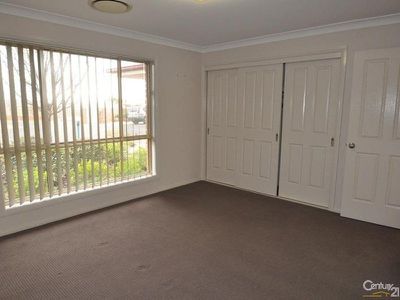 11 / 5 John Brass Place, Dubbo