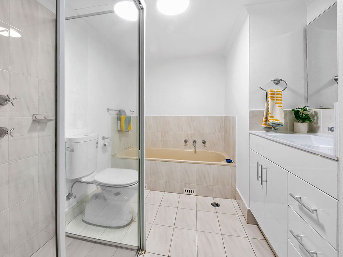 15 / 219 Chalmers Street, Redfern