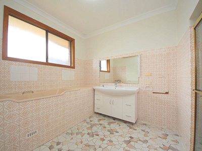 61 Lucas Avenue, Moorebank