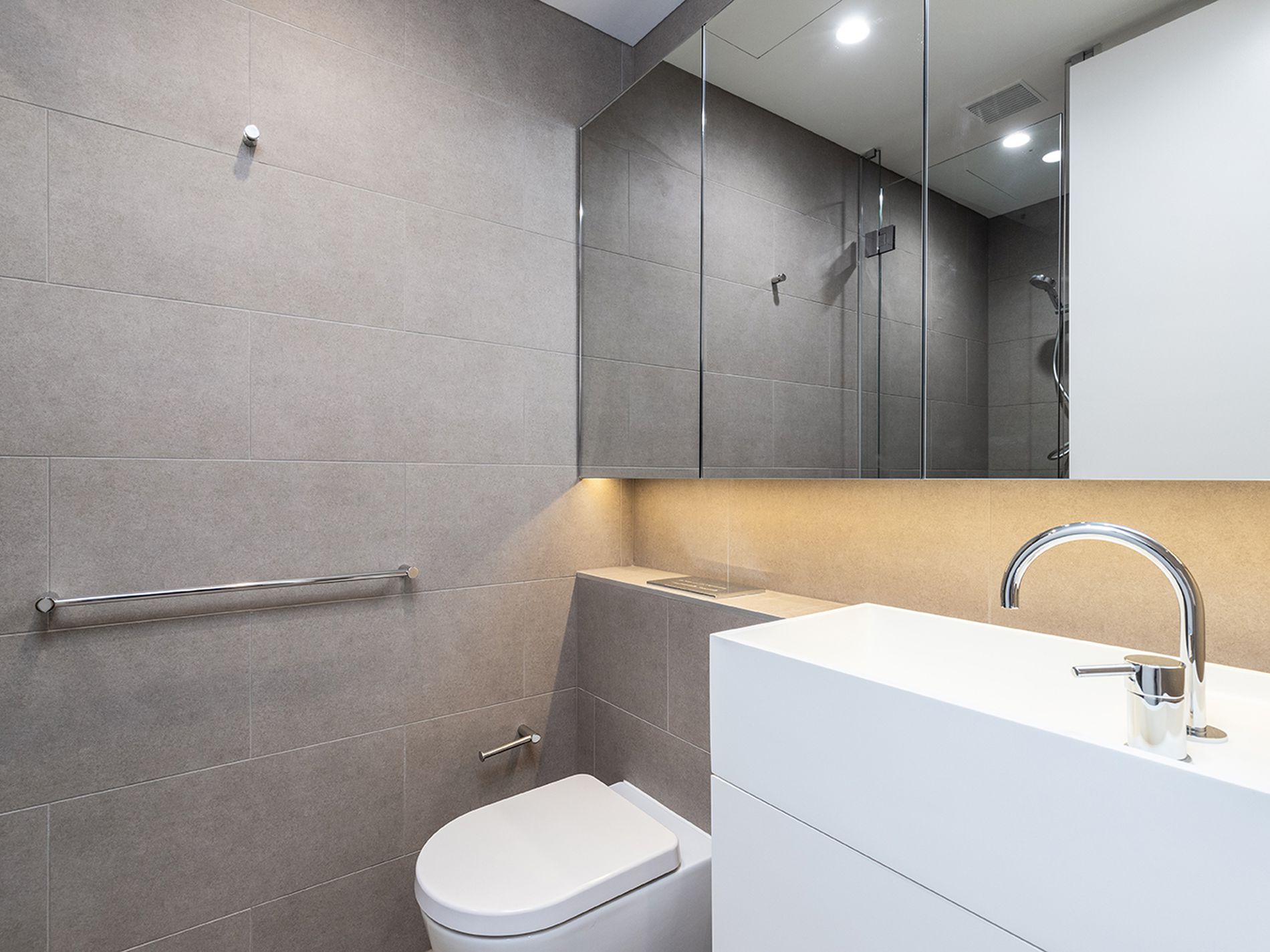 1913 / 70 Southbank Boulevard, Southbank