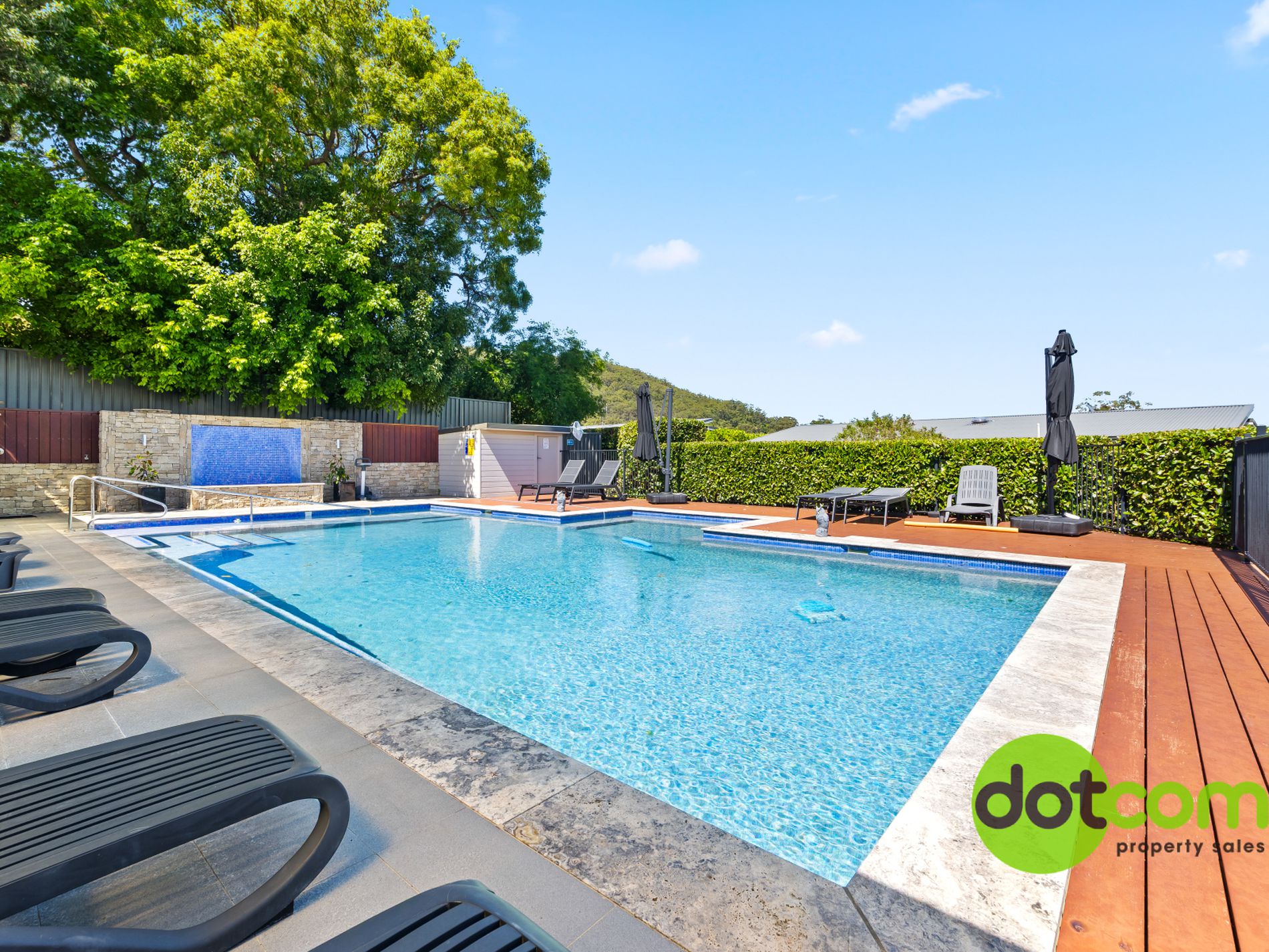 12 Sixth Avenue, Green Point