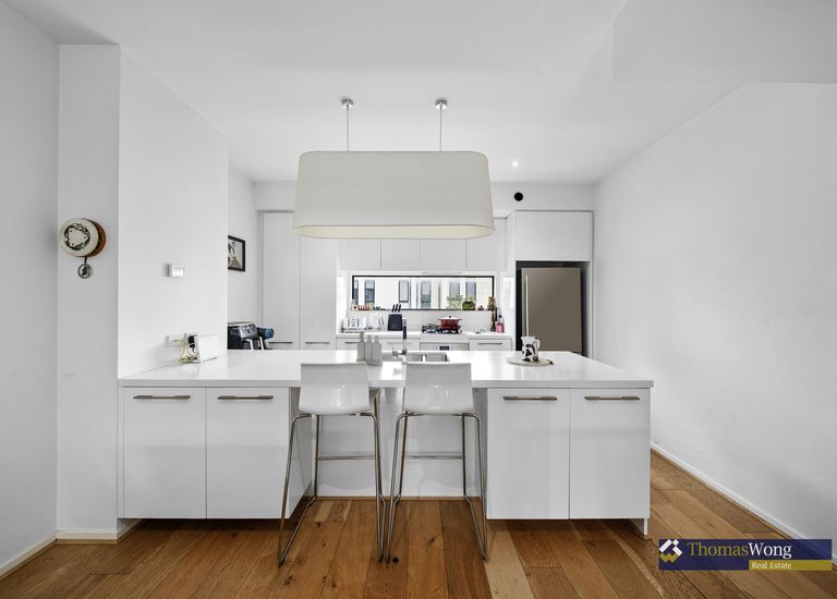 76 Central Park Walk, Cheltenham
