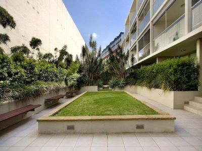 1 / 5-13 Larkin Street, Camperdown