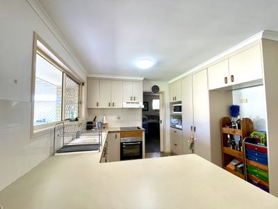 9 Vicki Parade, Torquay
