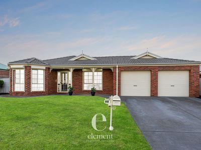 10 Skylark Court, Lara