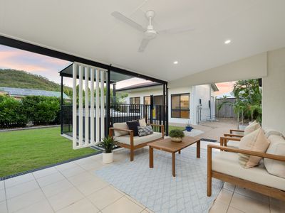 1 Saint Helens Drive, Mount Louisa