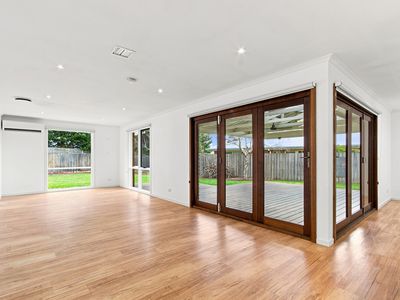 9 Yvette Close, Sale