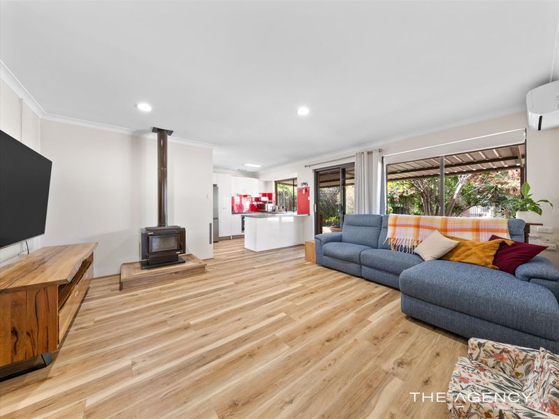 2 Little Rush Close, South Lake