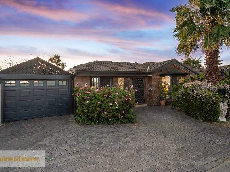 12 Woolford Place, Pooraka