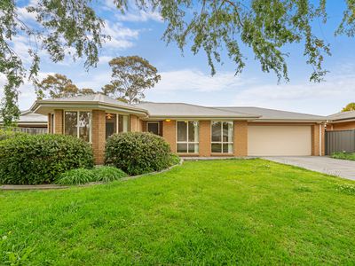 6 Langholme Court, Sale