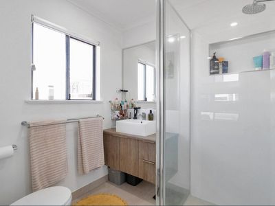 6 Lugano Mews, Andergrove