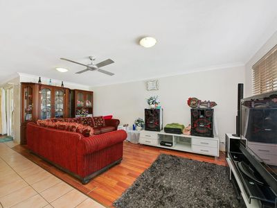 25 Lakeview Dr, Logan Reserve