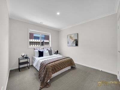 1 Generation Crescent, Mambourin