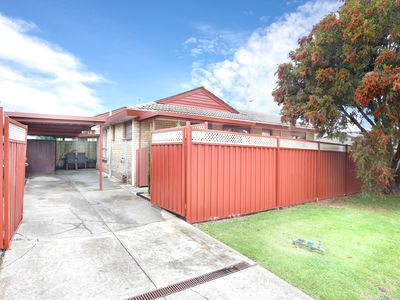 1 / 38 Grevillia Road, Oak Park