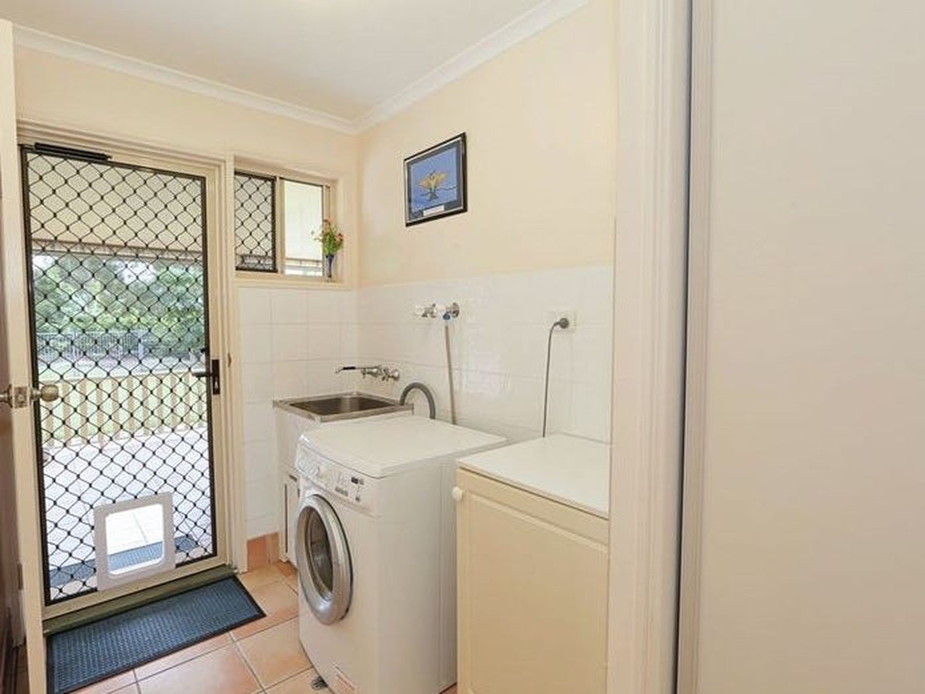 27 Coral Sea Dr, Woodgate