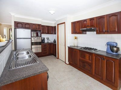 6 Sandalwood Road, Farmborough Heights