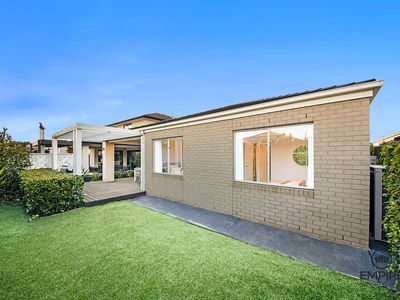 49 Centenary Boulevard, Officer South