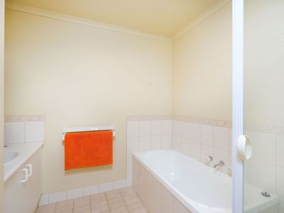 35 HICKORY STREET , Thurgoona
