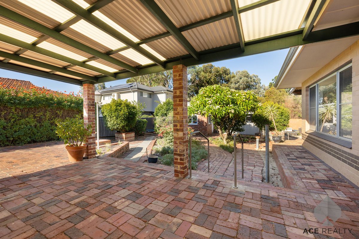 13 Hislop Road, Attadale