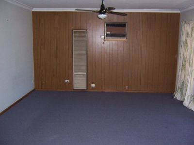 210 Plummer Street, South Albury