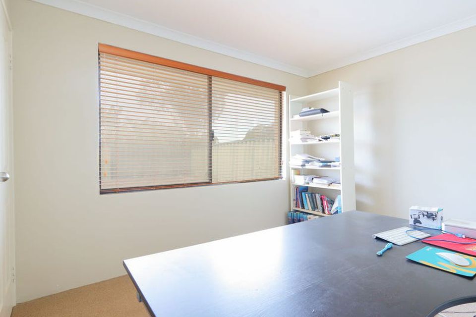 25 Kinsale Bend , Port Kennedy