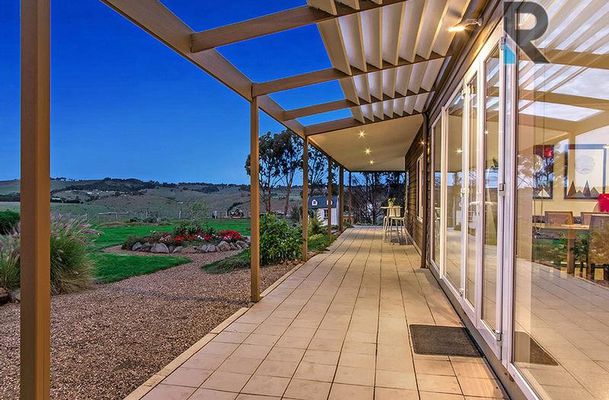8 The Dress Circle, Oaklands Junction
