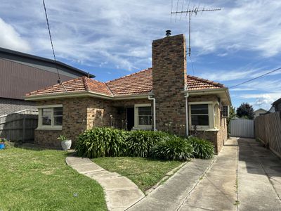 16 Clonard Avenue, Geelong West