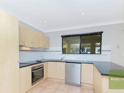 8 Santiago Court, Mount Louisa