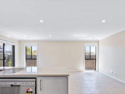 8 Bankston Road, Werribee