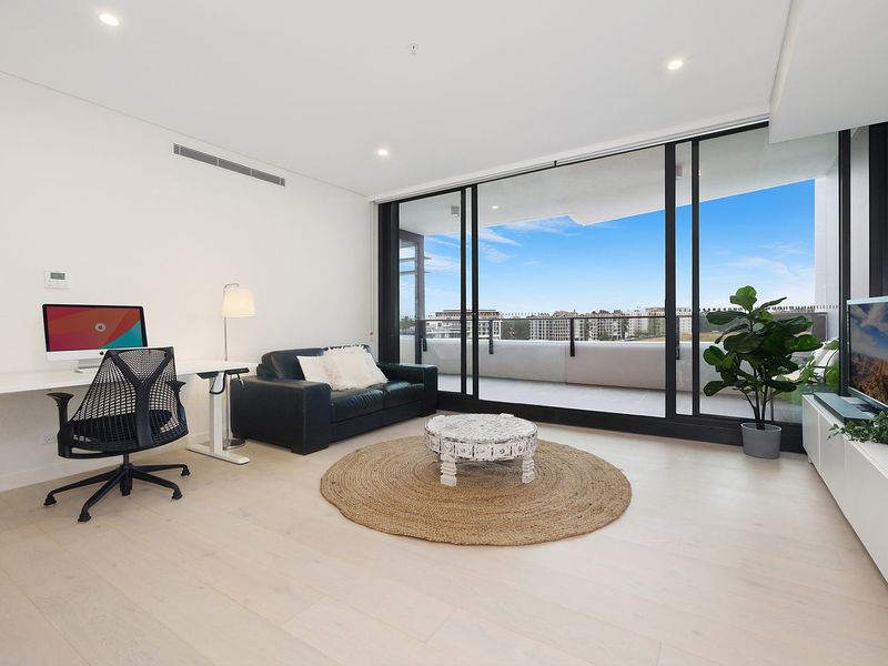 1012 / 11 Solent Circuit, Norwest