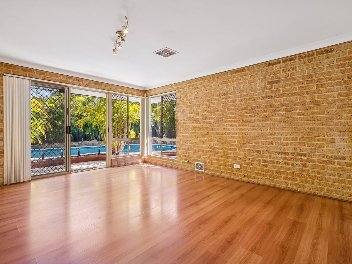 56 Camarino Drive, Woodvale