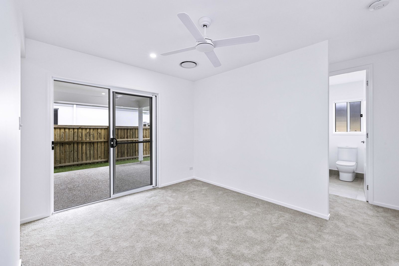 Photo 14 of 25, 9 Bottlebrush Street, Palmview