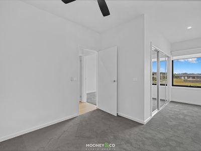 8 Spotted Gum Close, Clyde