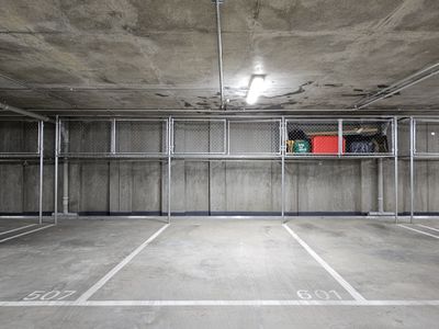 601 / 8 Louise Street, Melbourne