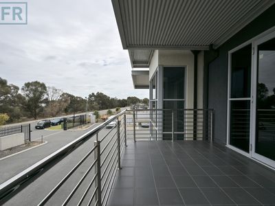 4 / 35 Tamara Drive, Cockburn Central
