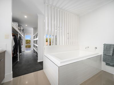 4 Gresswell Crescent, Upper Coomera