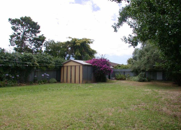 16 Beacon Crescent, Seaford