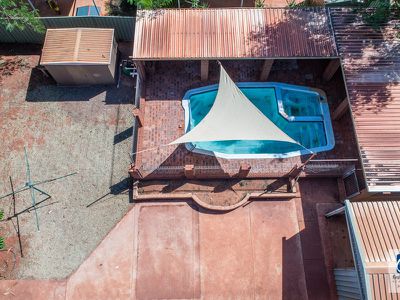 8 Barton Way, Newman