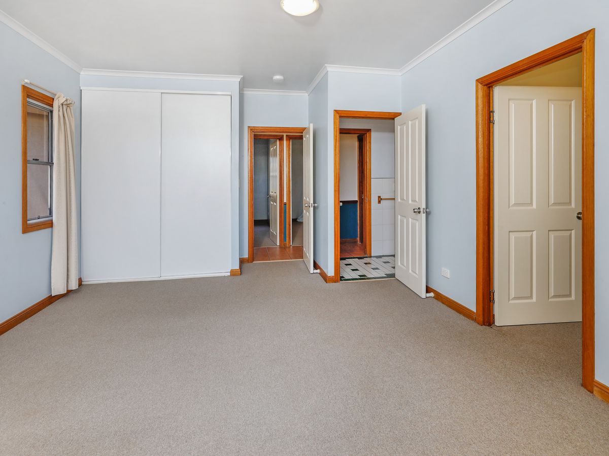 1 Antonia Close, Atherton