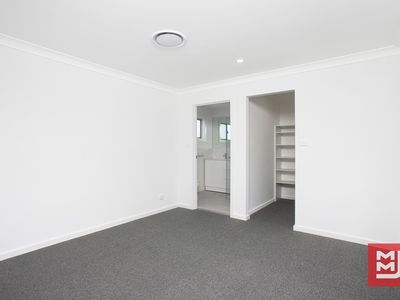 4 / 6 Addison Avenue, Lake Illawarra