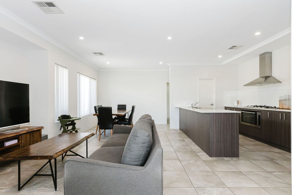 18 Yandal Way, Golden Bay