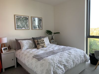 702 / 5 Evergreen Mews, Armadale