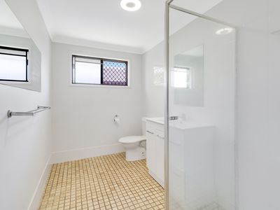 1 / 43 Riviera Avenue, Tweed Heads West