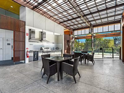 3106 / 323 Bayview Street, Hollywell