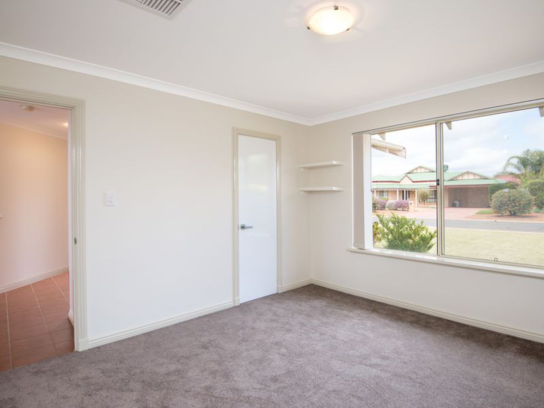 25 Longmore Parade, Broadwood