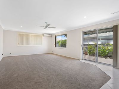 2 / 80 Amanda Crescent, Forster