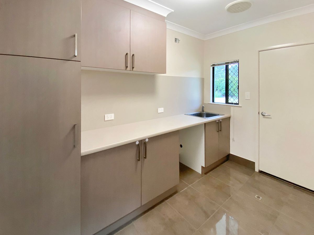 16 Webster Street, Atherton