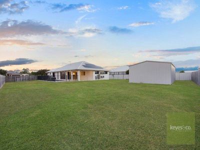 42 Shoalmarra Drive, Mount Low