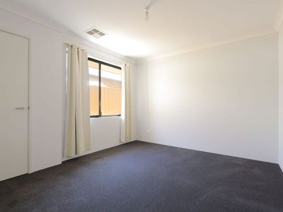 18 Baroness Road , Baldivis