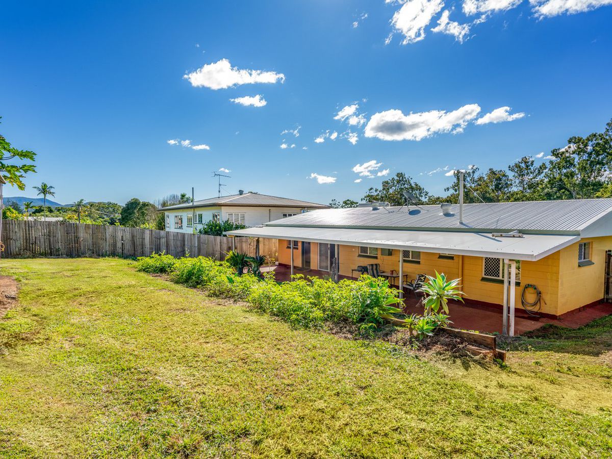 8 DANBULLA CRESCENT, Atherton